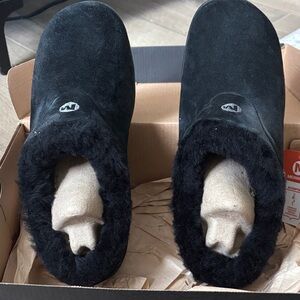 Women’s Black Noir Merrell. NWT 7.5 M